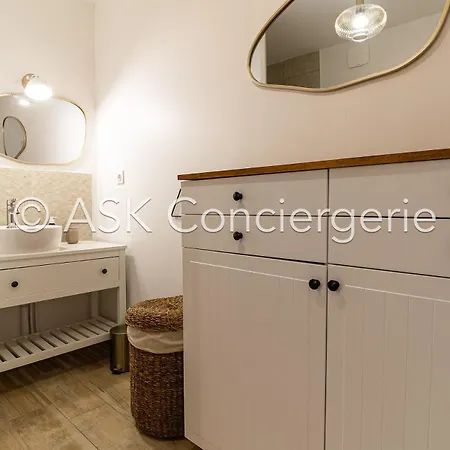 Glasz, Swimming Pool, Ideally Located *