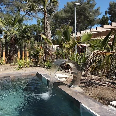Glasz, Swimming Pool, Ideally Located Apartamento *